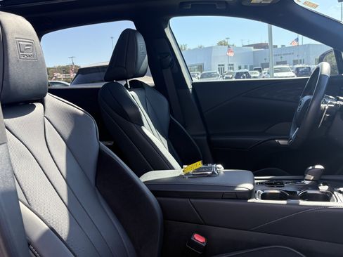 Used 2024 Lexus RX 500h F Sport image 33