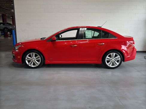 Used 2015 Chevrolet Cruze LTZ w/ Sun, Sound and Sport Package FWD image 2