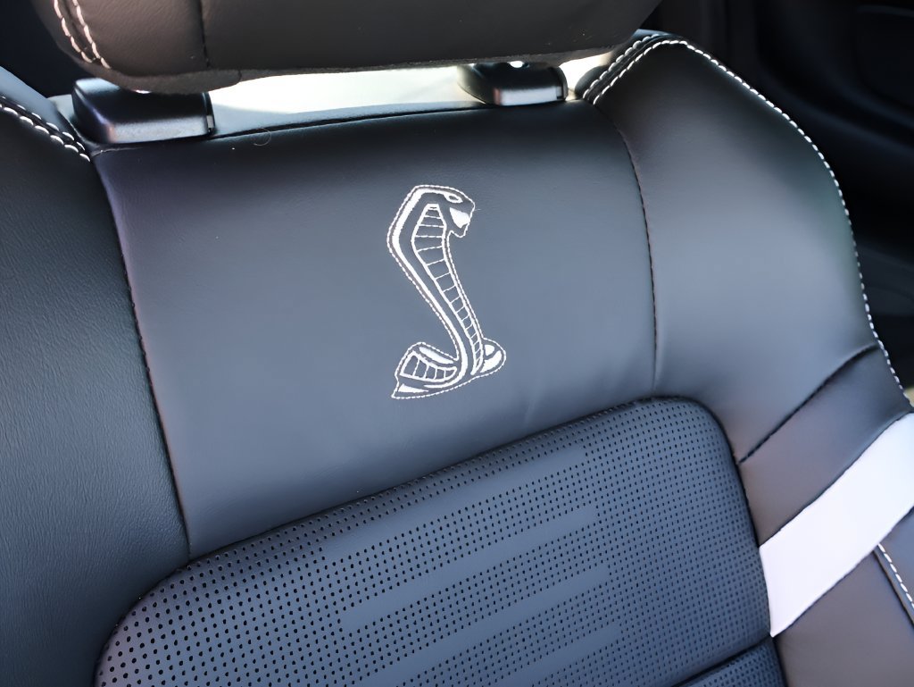 Used 2022 Ford Mustang Shelby GT500 w/ Technology Package RWD image 12