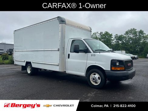 Used 2017 GMC Savana 3500 Extended RWD image 3