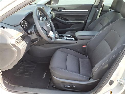 Used 2023 Nissan Altima 2.5 SV image 7