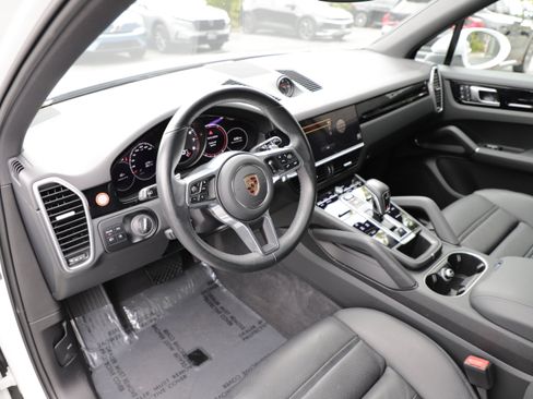 Used 2023 Porsche Cayenne AWD/4WD image 19