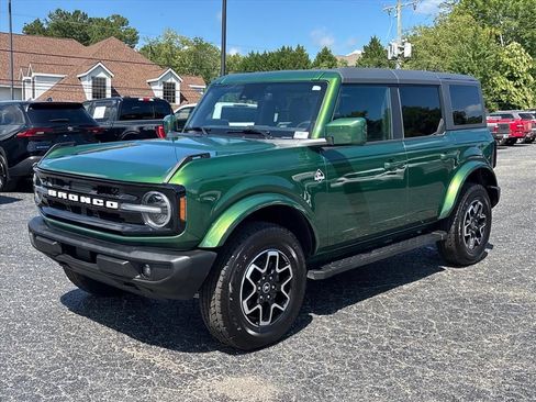 Used 2024 Ford Bronco Outer Banks AWD/4WD image 3