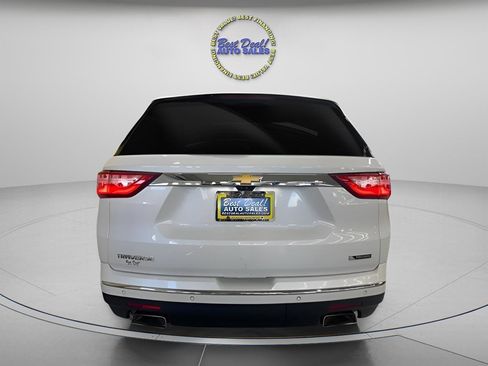 Used 2018 Chevrolet Traverse Premier w/ Driver Confidence II Package FWD image 4