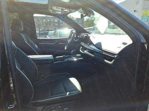 Certified 2024 Cadillac Escalade Sport w/ LPO, ONYX Package image 38