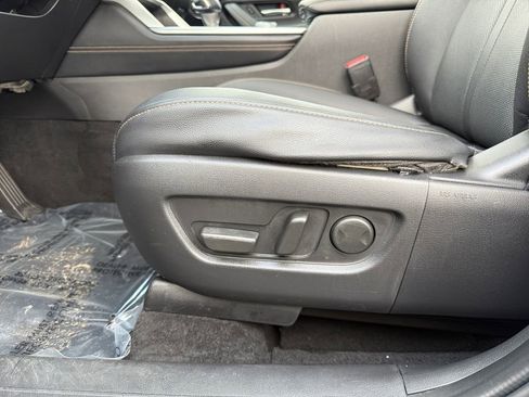 Used 2024 MAZDA CX-90 Plug-In Hybrid w/ Premium Pkg image 10