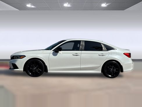 Used 2024 Honda Civic Sport image 2