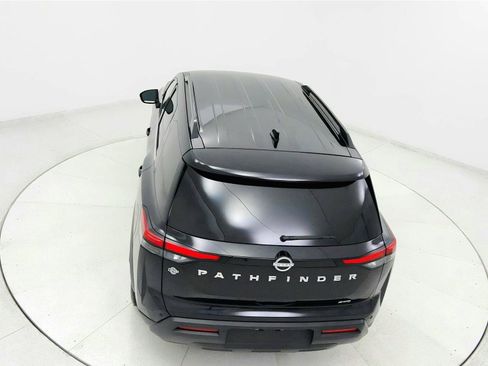 Used 2025 Nissan Pathfinder SV AWD/4WD image 16