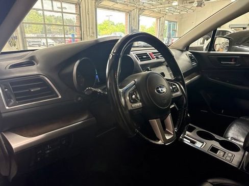 Used 2016 Subaru Outback 2.5i Limited AWD/4WD image 10