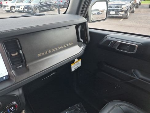 New 2025 Ford Bronco Badlands image 23