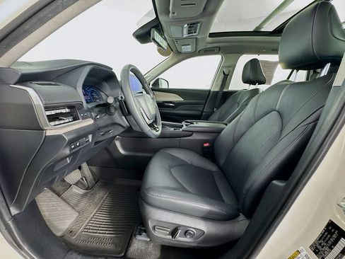 Used 2024 Toyota Grand Highlander AWD image 15