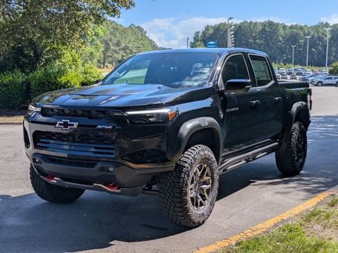 New 2026 Chevrolet Colorado ZR2 w/ Technology Package AWD/4WD image 5