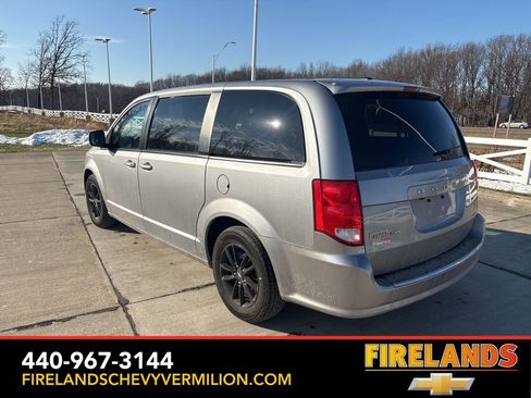 Used 2019 Dodge Grand Caravan GT image 3