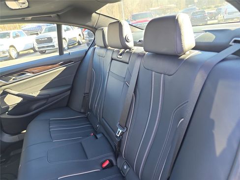 Used 2023 BMW 530e xDrive w/ Premium Package image 14