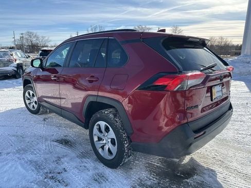 Used 2021 Toyota RAV4 LE image 5