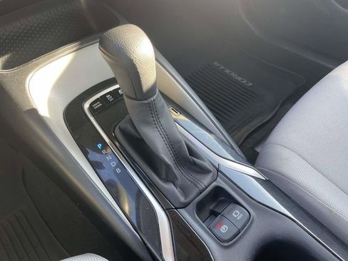 Used 2020 Toyota Corolla LE image 29