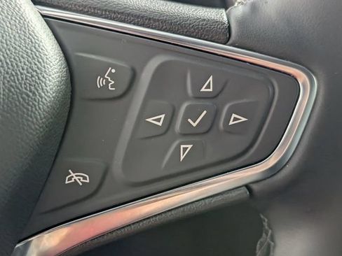 Used 2024 Chevrolet Equinox LT FWD image 17