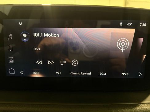 Used 2024 Buick Encore GX Sport Touring image 19