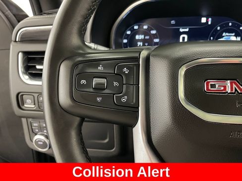 Certified 2023 GMC Yukon XL SLT w/ SLT Premium Package AWD/4WD image 36