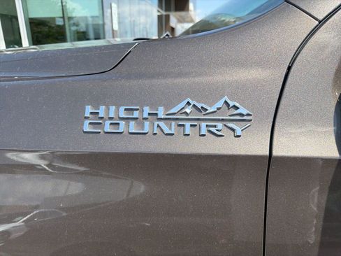 Used 2021 Chevrolet Tahoe High Country w/ Premium Package image 19