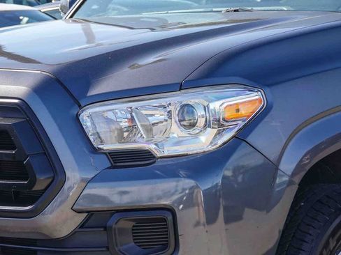 Used 2020 Toyota Tacoma SR image 8
