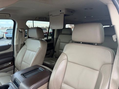Used 2015 Chevrolet Suburban LT image 24