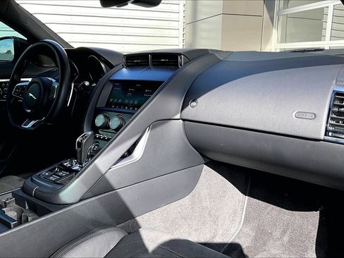 Used 2020 Jaguar F-TYPE P300 image 16