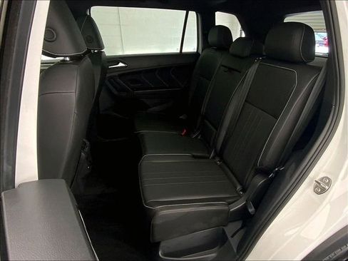Certified 2023 Volkswagen Tiguan SE R-Line AWD/4WD image 23
