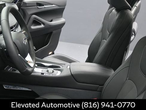 Certified 2026 INFINITI QX60 Luxe w/ Family Package AWD/4WD image 17