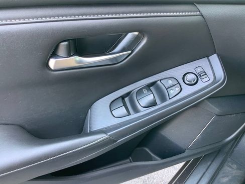 Used 2024 Nissan Sentra SV FWD image 10