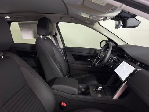 Used 2025 Land Rover Discovery Sport S image 34
