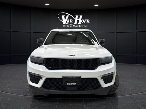 Used 2024 Jeep Grand Cherokee Limited w/ Luxury Tech Group II AWD/4WD image 8