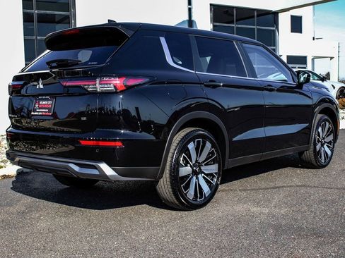 New 2026 Mitsubishi Outlander SE image 6