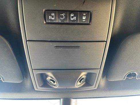 Used 2019 Dodge Grand Caravan GT image 24