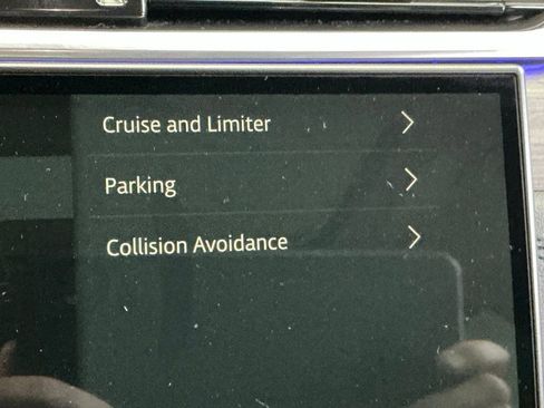 Used 2022 Jaguar XF SE image 16