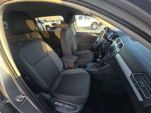 Used 2021 Volkswagen Tiguan S image 16