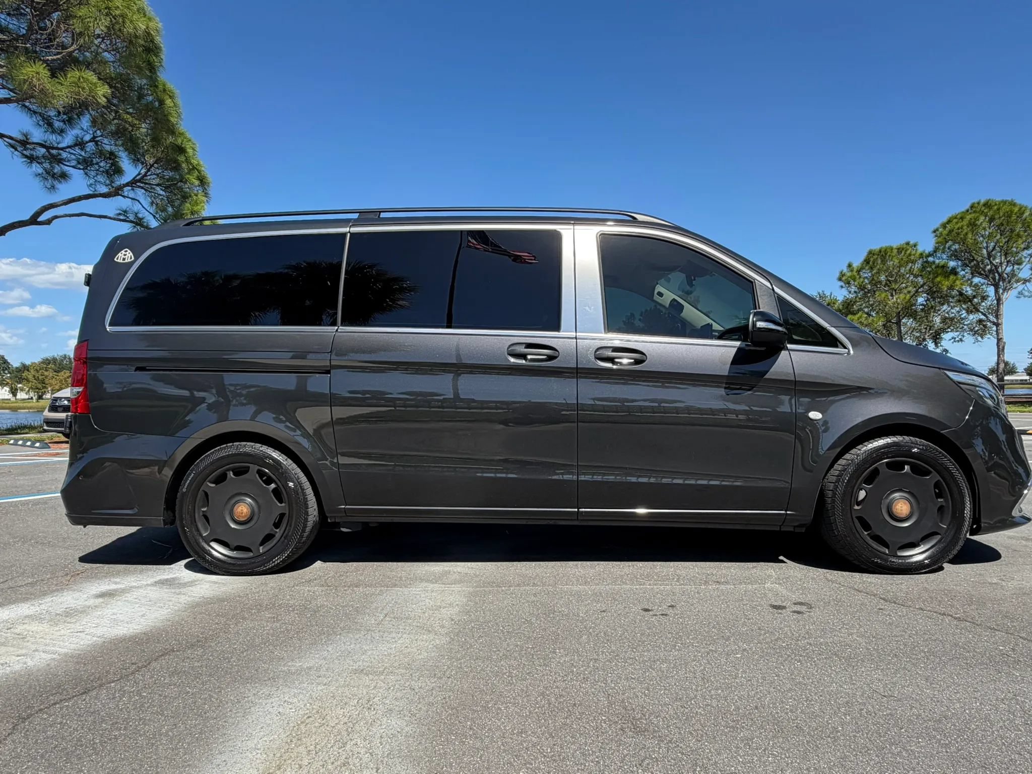 Used 2021 Mercedes-Benz Metris Passenger w/ Premium Safety Package image 10