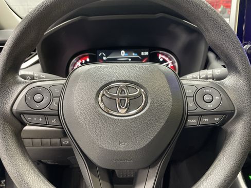 Certified 2025 Toyota RAV4 XLE w/ Convenience Package FWD image 18