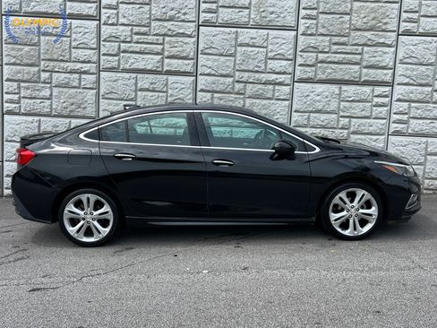 Used 2017 Chevrolet Cruze Premier FWD image 8