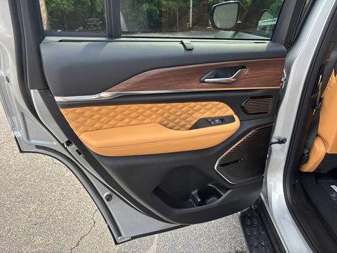 New 2025 Jeep Grand Cherokee Summit w/ Adv Protech Group IV AWD/4WD image 16