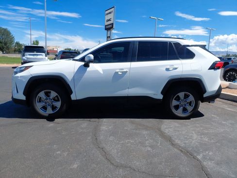 Certified 2022 Toyota RAV4 XLE AWD/4WD image 6