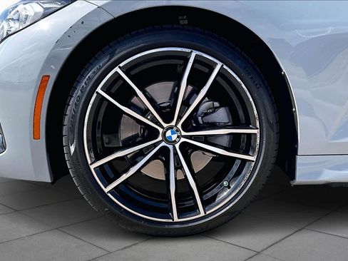 Used 2023 BMW 330i Sedan w/ M Sport Package image 9