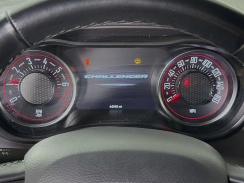 Used 2023 Dodge Challenger SXT RWD image 16