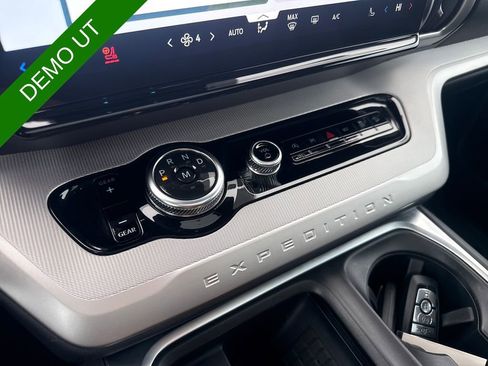 Used 2025 Ford Expedition Max Active AWD/4WD image 38