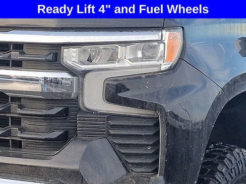 Used 2022 Chevrolet Silverado 1500 LT w/ Z71 Off-Road Package image 9