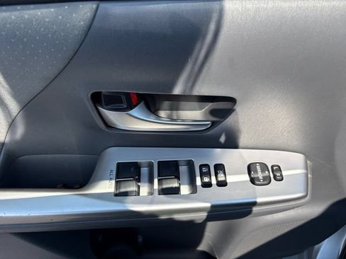 Used 2014 Toyota Prius V Two FWD image 18