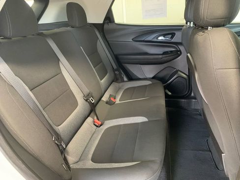 Used 2022 Chevrolet TrailBlazer LT w/ Convenience Package FWD image 24