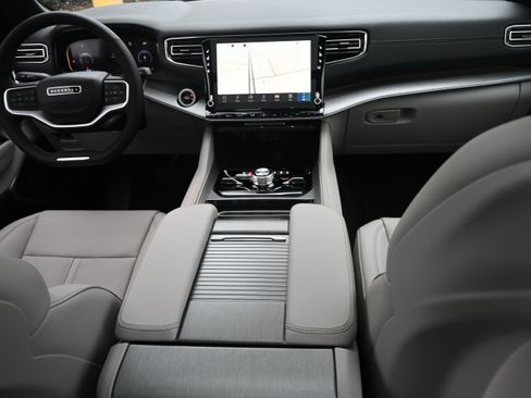 New 2025 Jeep Wagoneer Series II image 3