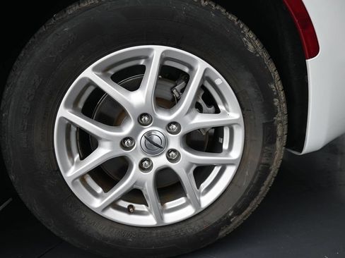 Used 2023 Chrysler Voyager LX FWD image 15