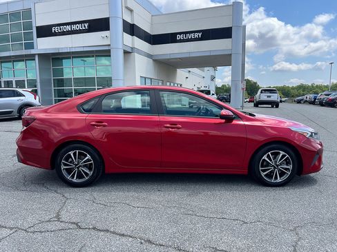 Used 2023 Kia Forte LXS FWD image 5